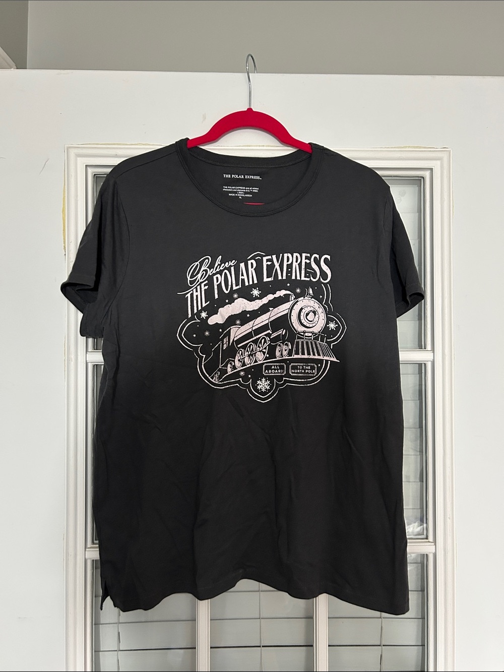 Maurices Black Short Sleeve Polar Express Graphic Tee